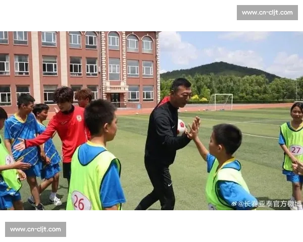 足球点燃乡村希望：亚泰青训走进辽源寿山镇小学送教