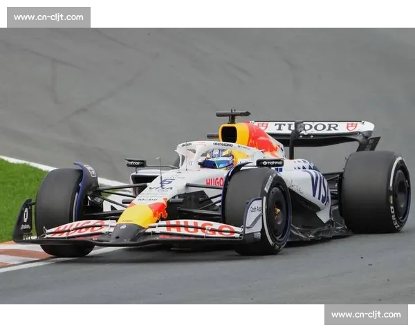 最后一圈三雄激斗！皮亚斯特里、维斯塔潘、拉塞尔轮番刷紫，红牛逆转夺冠