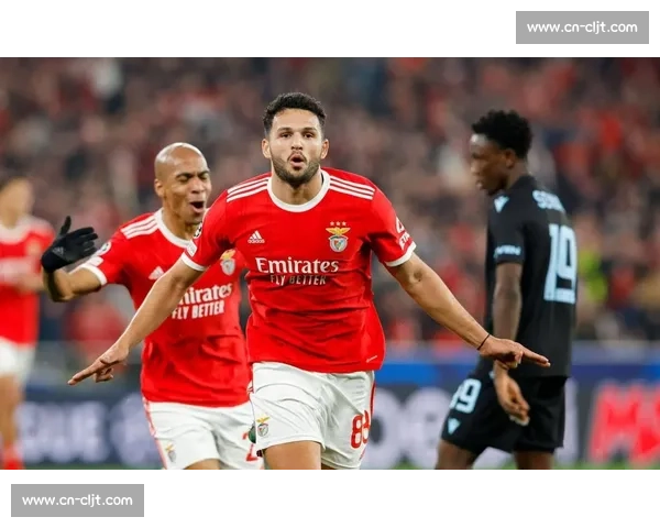 巴雷罗炮轰比赛中断:节奏全乱,球员状态受致命打击 巴雷罗炮轰比赛中断:节奏全乱,球员状态受致命打击