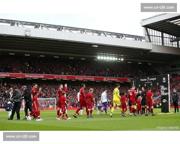 曼联 1 亿欧追逐法鹰锋霸引争议 红魔高价引援又现冤大头风险？